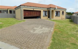 3 Bedroom Townhouse in Jackaroo Park