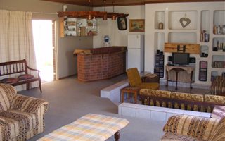 4 Bedroom House in Dan Pienaar