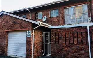 3 Bedroom Simplex in Malvern