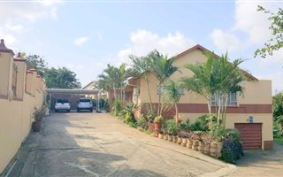 7 Bedroom House in Dawnside