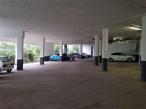326 m² Commercial space in Beverley Hills