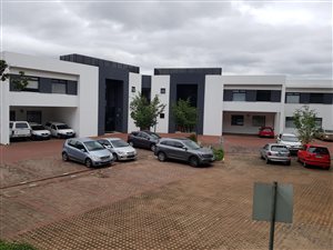 326 m² Commercial space in Beverley Hills