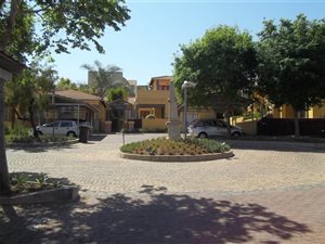 3 Bed Simplex in Douglasdale
