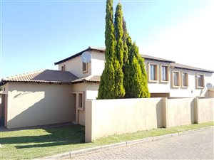 3 Bed Duplex in Country View
