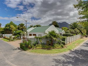 3 Bed House in Bizweni