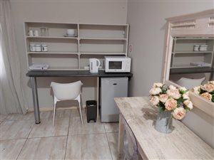 5 Bed House in Roodia