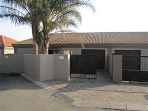 2 Bed Townhouse in Krugersdorp West