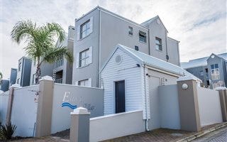 3 Bedroom Apartment in Diaz Beach
