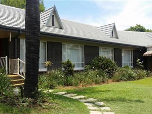 4 Bed House in Lynnwood Glen