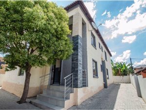 7 Bed House in Kaalfontein