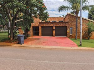 3 Bed House in Florauna
