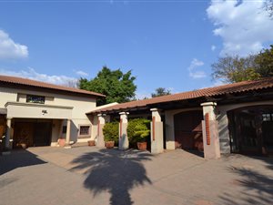 4 Bed House in Waterkloof Park