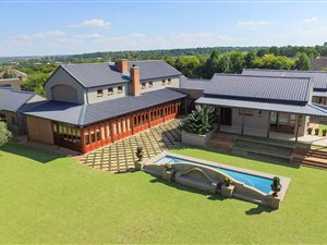4 Bed House in Zwavelpoort