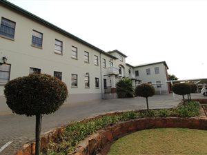 16 m² Office Space in Weltevreden Park