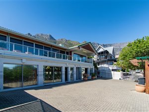 4 Bed House in Vredehoek