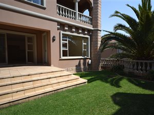 3 Bed Apartment in Dunkeld West