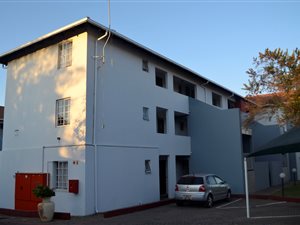 2 Bed Apartment in Groenkloof