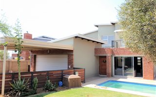 3 Bedroom House in Rietvalleirand