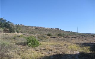 1200 m² Land available in Britannica Heights