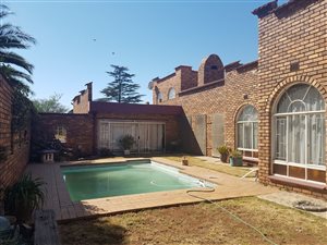 8.6 ha Farm in Roodia