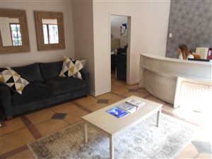1000 m² Office Space in Lynnwood Manor