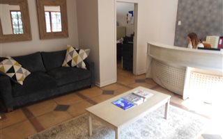 1000 m² Office Space in Lynnwood Manor