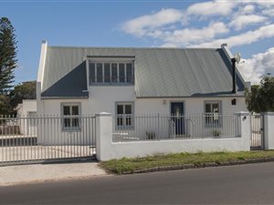 3 Bed House in Westcliff