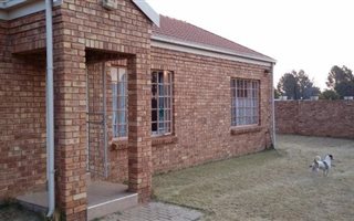 2 Bedroom Townhouse in Erasmus