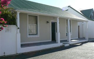 2 Bedroom House in Rondebosch
