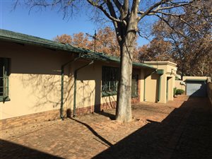 8 Bed House in Sunnyside