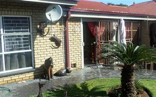 3 Bedroom Townhouse in Meyerton Central
