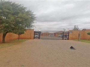 3 Bed Cluster in Protea Glen