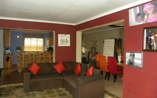 4 Bedroom House in Sherwood Gardens