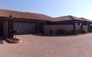 3 Bedroom House in Three Rivers East