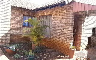3 Bedroom House in Doornpoort and surrounds