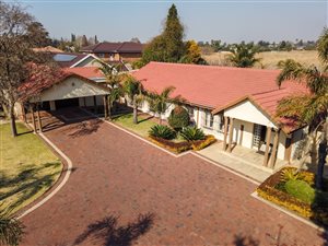 4 Bed House in Lakefield