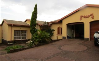 3 Bedroom House in Highveld Park