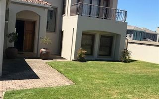 4 Bedroom House in Bowtie