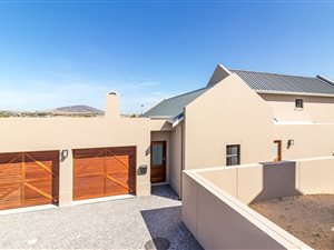 3 Bed House in Graanendal