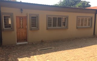 3 Bedroom Simplex in Montana Park