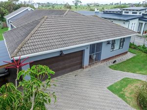3 Bed House in Sunrise on Sea