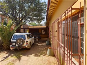 5 Bed House in Riviera