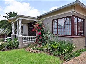 4 Bed House in Parktown North