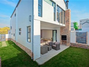 3 Bed Duplex in Bryanston