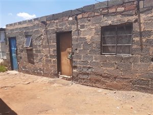2 Bed House in Tembisa