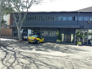 300 m² Commercial space in Briardene
