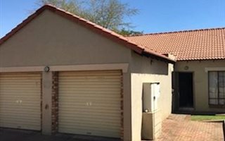 2 Bedroom House in Monavoni