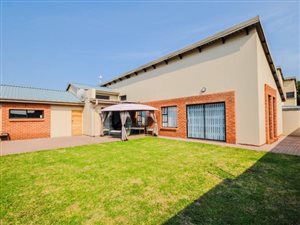 3 Bed Townhouse in Meyerton Central