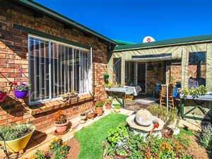 3 Bed Townhouse in Florida Glen