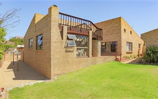 3 Bedroom House in Wavecrest